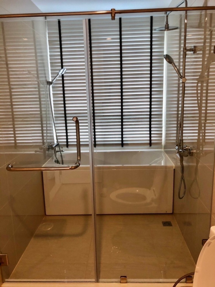 For SaleCondoSriracha Laem Chabang Ban Bueng : 🔑 Golden opportunity! The Zea Sriracha, Sea View, Floor 19! 🤩🏢 70 sq.m., only 8.45 million! 🎉🏊‍♂️ Complete facilities! ✨