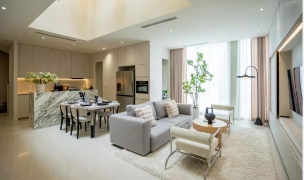 ขายบ้านพระราม 9 เพชรบุรีตัดใหม่ RCA : ✨ขาย บ้านเดียว 4ห้องนอน  เฟอร์นิเจอร์ครบชุด มีห้องสำหรับแม่บ้านพร้อมทั้งที่จอดรถส่วนตัว ใกล้เอกมัย รัชดาและอโศก พร้อมอยู่