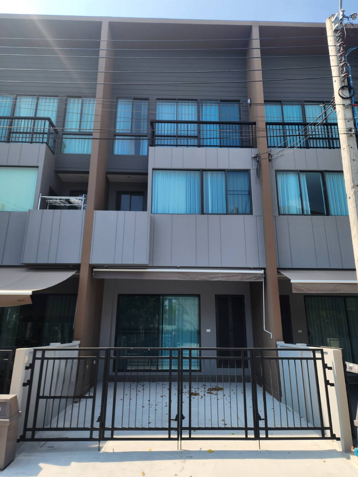 For RentTownhomeMin Buri, Romklao : Rent a townhome Ban Klang Mueang Rama 9 - Krungthep Kreetha, near Kasemrad Hospital, Ramkhamhaeng, only 9 minutes