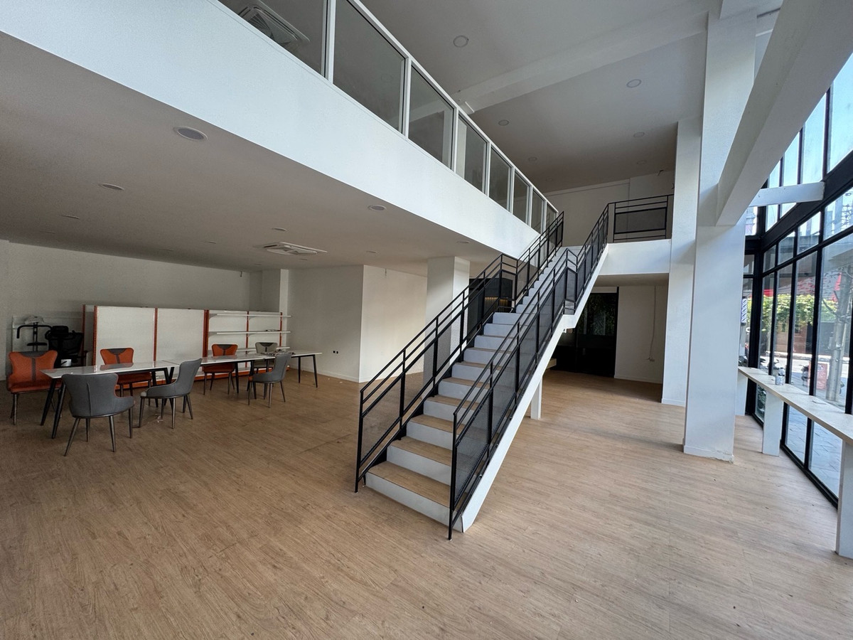 For RentRetail SpaceSukhumvit, Asoke, Thonglor : 📌 Rental space is suitable for cafe, restaurant, fine dining, Omakase, Branch, Workshop, Shabu, Grilled Ekkamai.