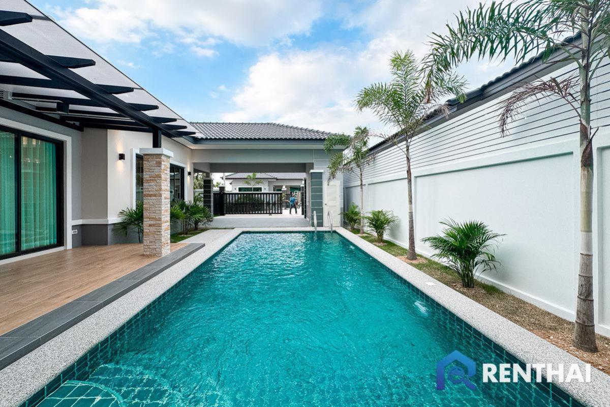 For SalePattaya, Bangsaen, Chonburi : Elegant pool villa located in a prime location