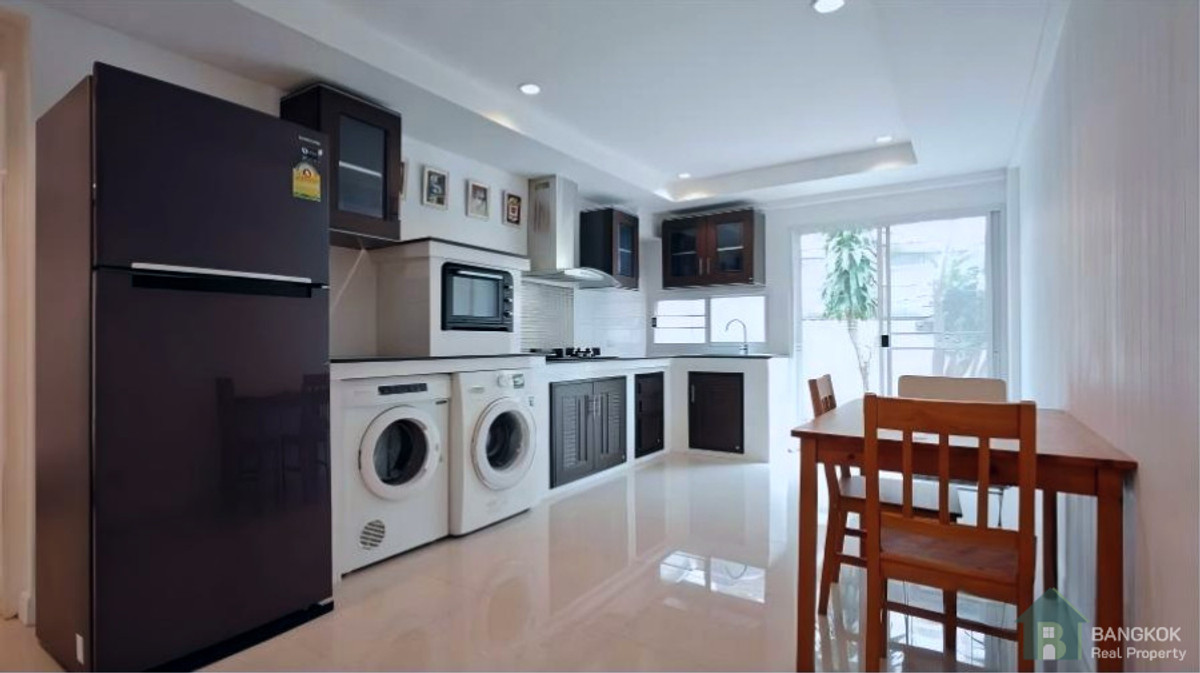 For RentSeri Thai, Ramkhamhaeng Nida : Sammakorn Village Ramkhamhaeng | Modern 2 Bed Apartment with Patio