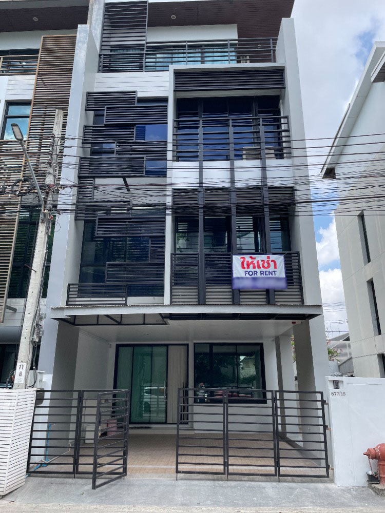 For RentHome OfficePattanakan, Srinakarin : 4-story home office, decorated in Rama 9-Phatthanakan, near HomePro Rama 9, only 400 meters