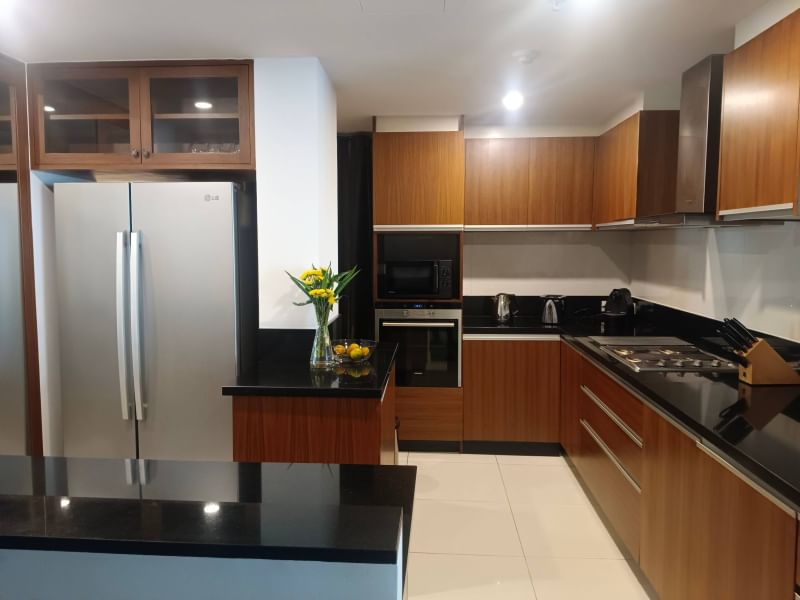 ให้เช่าคอนโดวิทยุ ชิดลม หลังสวน : 140 sqm สามคอนโดเตียงนอนให้เช่าใกล้ Lumpini Park