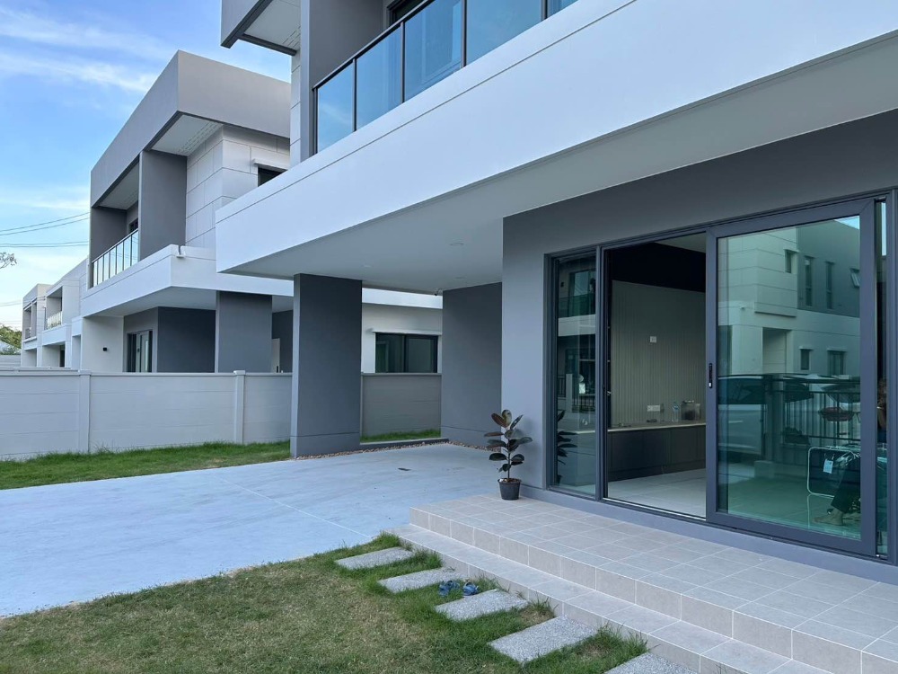 For RentHouseBangna, Bearing, Lasalle : K-6252 Urgent rent! Detached house, Centro Bangna, beautiful English style house, convenient transportation mega bangna