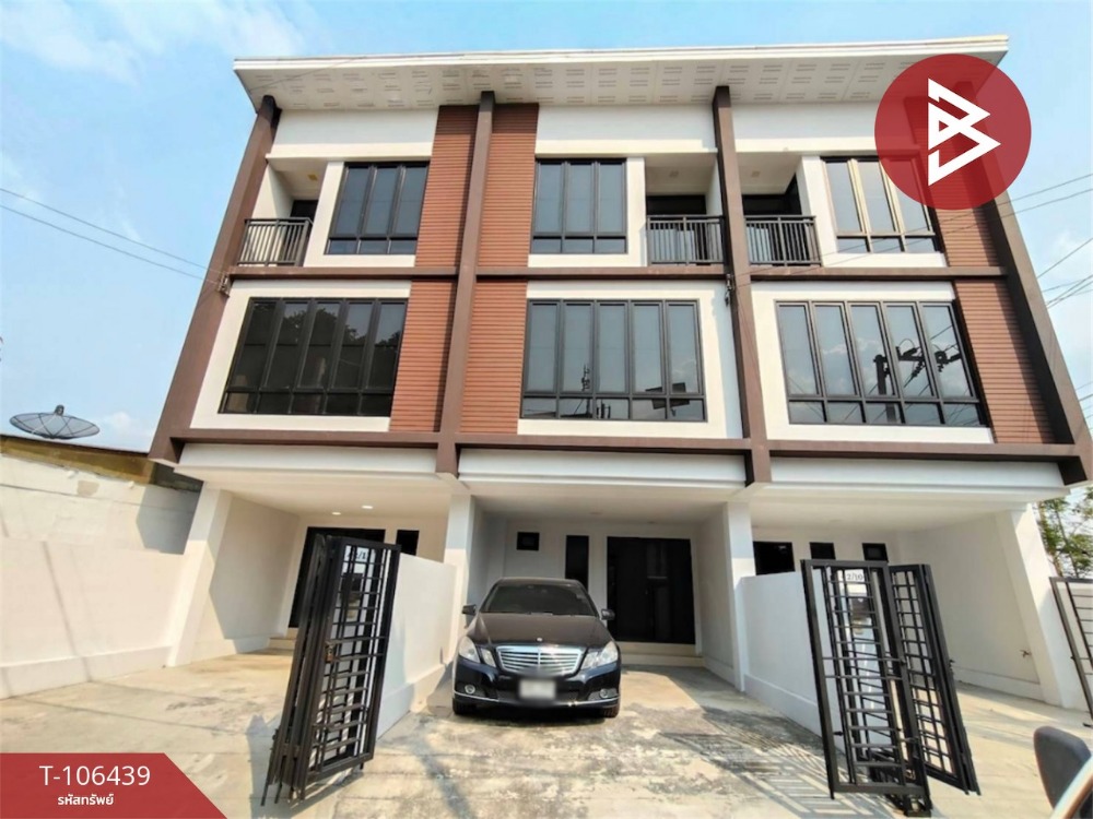 For SaleTownhomeSamut Prakan,Samrong : Townhouse for sale Thai Samut 1 Village Lat Krabang 14/1 Samut Prakan
