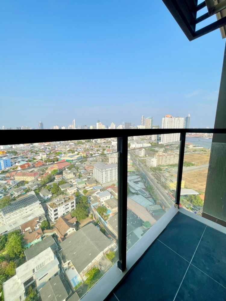 ขายคอนโดวงเวียนใหญ่ เจริญนคร : ขายคอนโด ณ รีวา เจริญนคร ห้อง Loft ชั้น 21 ฟังก์ชัน 1 ห้องนอน 1 ห้องน้ำ พื้นที่ใช้สอย 43.15 ตร.ม. ห้องกว้าง วิวสวย มองเห็นแม่น้ำเจ้าพระยา เดินทางสะดวก มี Shuttle Bus ไปส่งที่ BTS กรุงธนบุรีและ ICON SIAM