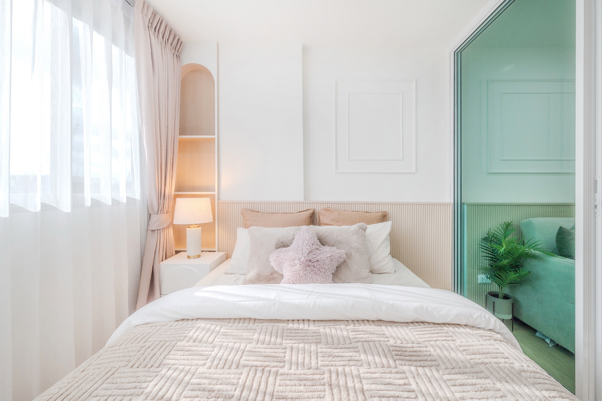 ขายคอนโดลาดกระบัง สุวรรณภูมิ : คอนโดราคาผ่อนถูกเพียงเเค่ 6,000 บาท ห้องสวยสะกด กับโครงการ ดีคอนโด อ่อนนุช-พระราม9