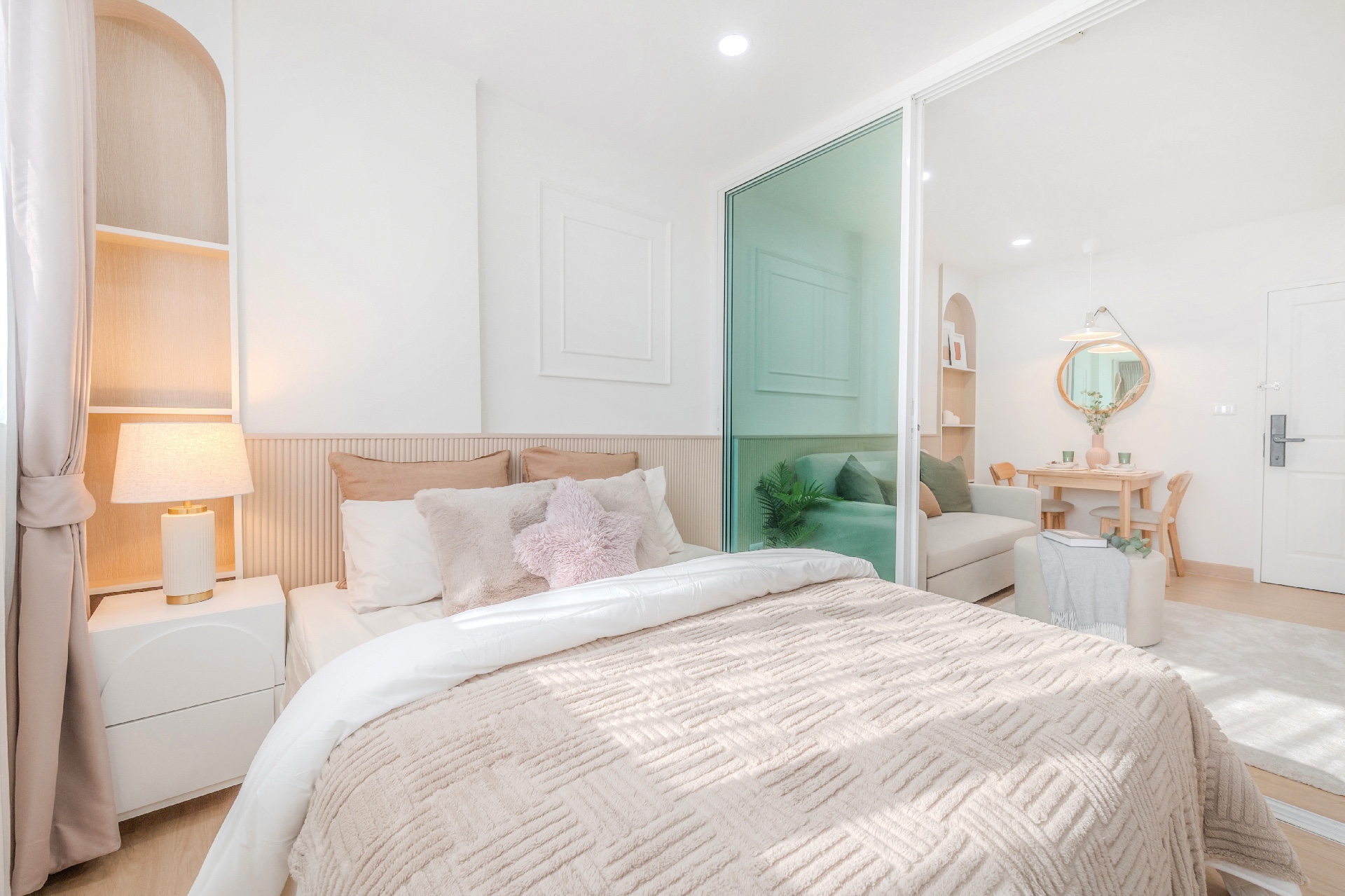 ขายคอนโดลาดกระบัง สุวรรณภูมิ : คอนโดราคาผ่อนถูกเพียงเเค่ 6,000 บาท ห้องสวยสะกด กับโครงการ ดีคอนโด อ่อนนุช-พระราม9