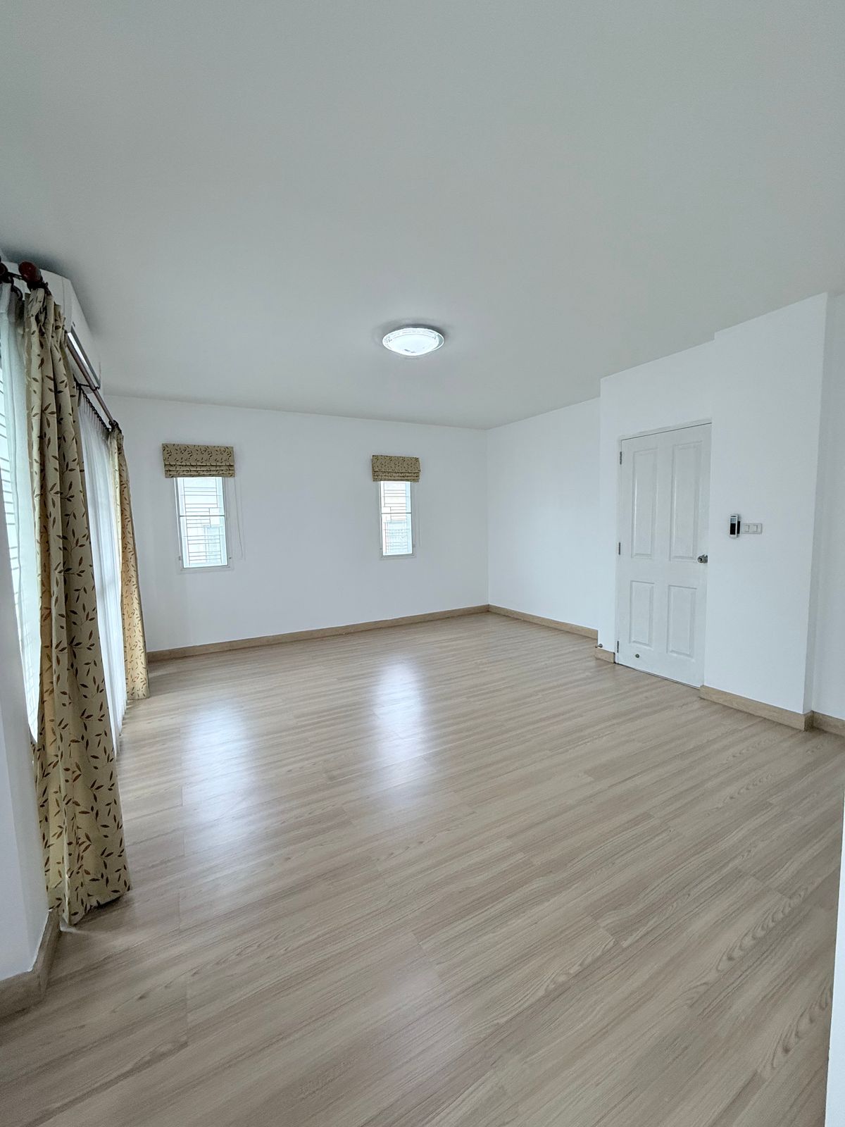 ขายบ้านนวมินทร์ รามอินทรา : 🏡 ขายถูกมาก! บ้านเดี่ยว 2 ชั้น หมู่บ้านเสนาวิลล์ คู้บอน 27 สวย สงบ พร้อมอยู่ บนทำเลศักยภาพ