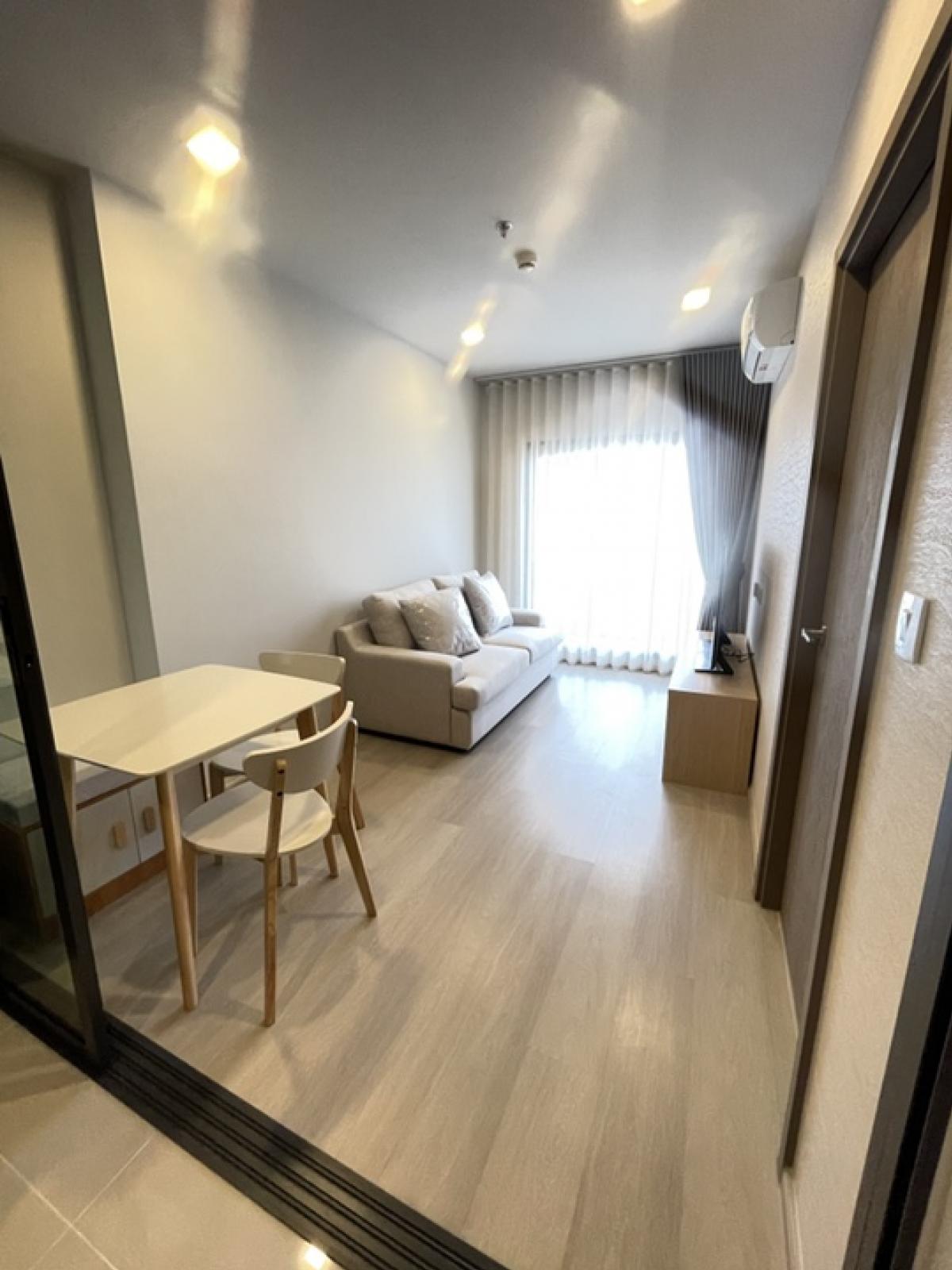 For RentCondoLadprao, Central Ladprao : 🔥Urgent for rent🔥Condo Life Phahon Ladprao, 1 bedroom, size 35 sq m, 32nd floor, near BTS and Central Ladprao Department Store.