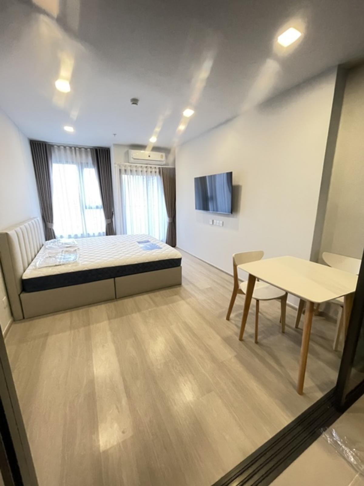 For RentCondoLadprao, Central Ladprao : 🔥Urgent for rent🔥Condo Life Phahon Ladprao, studio room, size 29 sq m, 25th floor, near BTS and Central Ladprao department store.