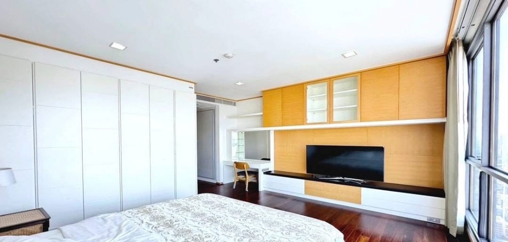 For SaleCondoNana, North Nana,Sukhumvit13, Soi Nana : ✨ 2 bedroom luxury condo for sale, decorative furniture Near Nana and Asoke BTS stations