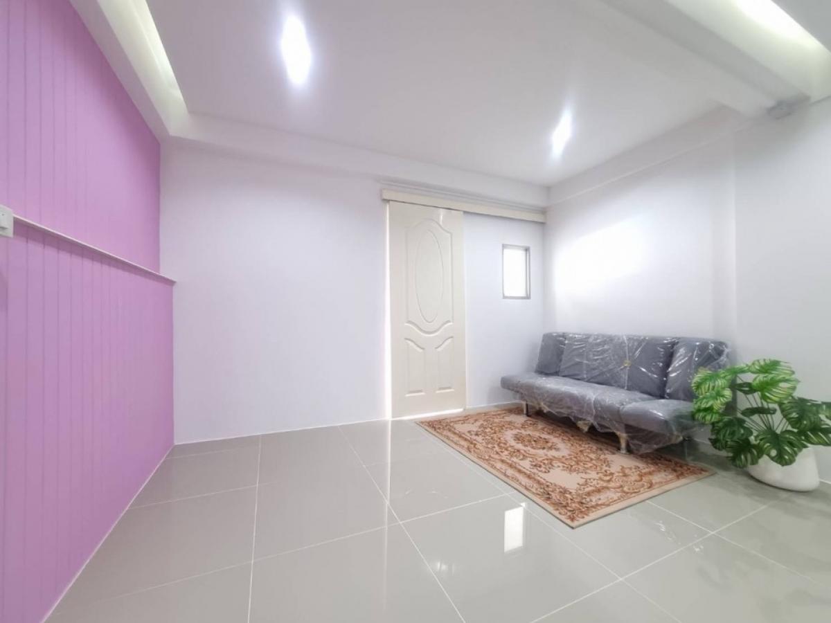 ขายคอนโดนวมินทร์ รามอินทรา : คอนโดอินทราวิลล์ทาวน์ อาคาร 4 ชั้น 2