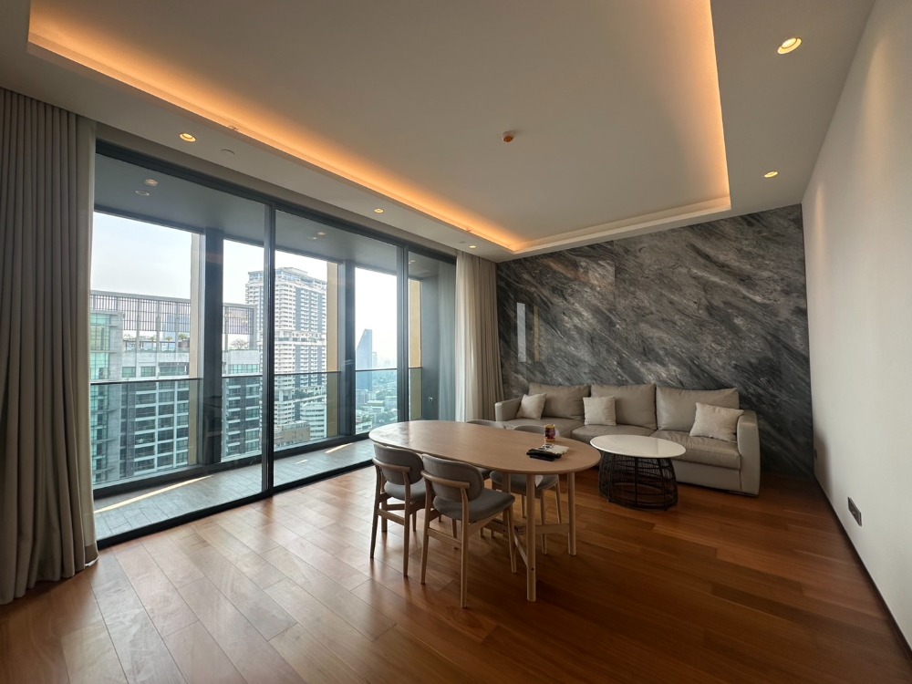 For RentCondoSukhumvit, Asoke, Thonglor : Luxurious 2 bedroom condo for rent, 2 bathrooms, 102 sqm. Beautiful view. Private lift, BTS Pomphong, only 200 meters. Tel.0832306663