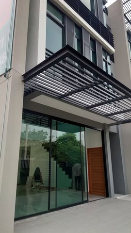For RentHome OfficeBangna, Bearing, Lasalle : HR2235, 4 -story home office rental, Bearing area, near Sri Bai BTS Station Suitable for convenient office to travel.