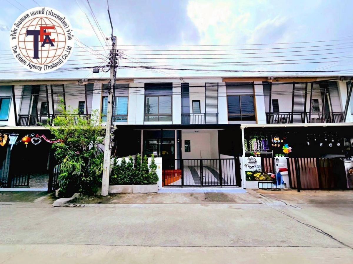 For SaleTownhomeNawamin, Ramindra : 2-storey townhouse for sale, Prime Ramindhra Kooborn, Ram Inthra-Khubon Bon 27, Pink River, Pink River, Khlong Song, Fashion Island, Safari, Panya, Intra, Phraya Surent Motorway Expressway Sin Medical Hospital Nopparat Hospital Demonstration School