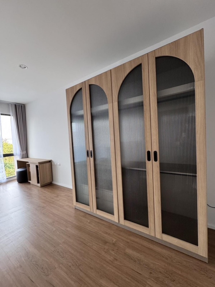 For RentTownhomeMin Buri, Romklao : Townhouse for rent 🔥 Baan Klang Muang Rama 9-Krungthep Kreetha 🔥 2 bedrooms, 2 bathrooms, complete furniture and electrical appliances.