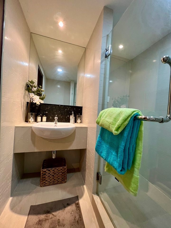 For SaleCondoLadkrabang, Suwannaphum Airport : Urgent sale 🔥 The Ninth Place 🔥 Fully decorated, ready to move in. Next to the main Srinakarin Road, opposite Paradise Park (PS58044)