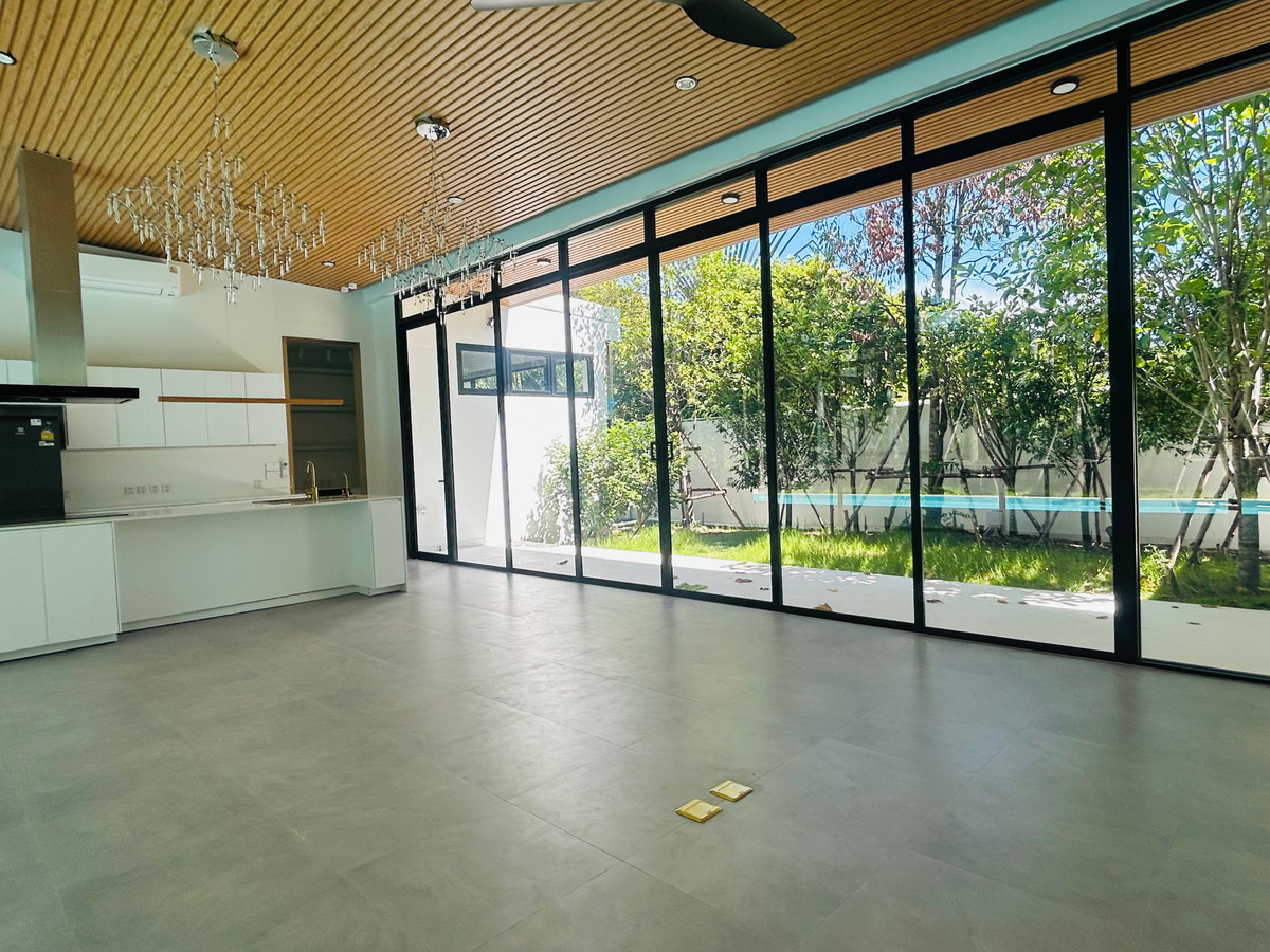 For SaleHouseVipawadee, Don Mueang, Lak Si : 🏡 🌴 🥰 Brand-New Architect-Designed Luxury Pool Villa in Beverly Hills Chaeng Wattana 