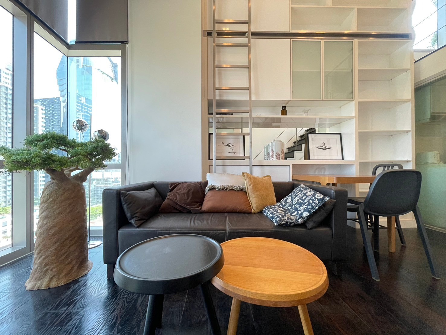 For RentCondoSukhumvit, Asoke, Thonglor : Duplex style 1 Bedroom Pet-Friendly for Rent near BTS Thonglor