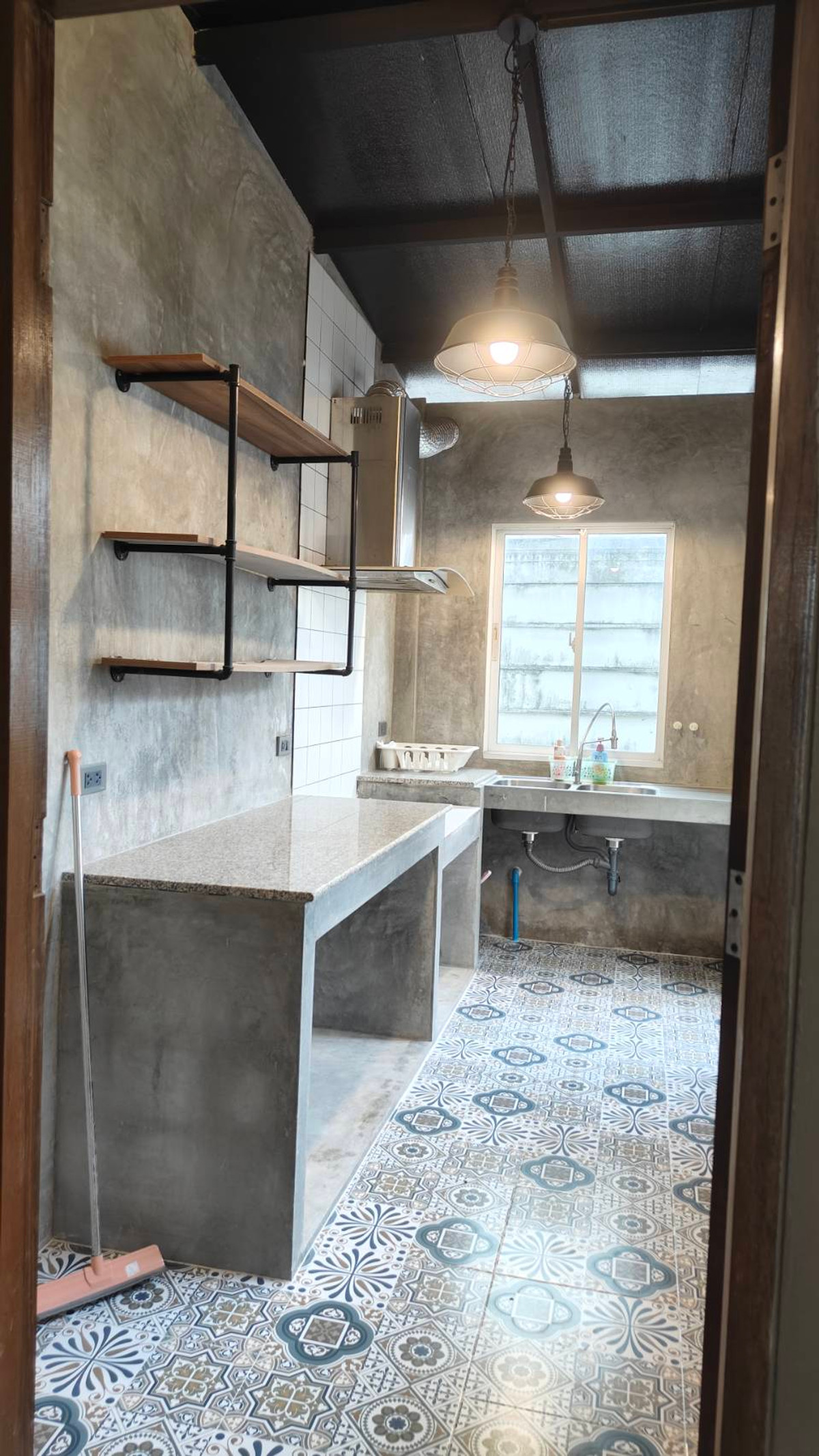 For SaleTownhomeEakachai, Bang Bon : Townhome for sale, The Platon City Village, Sathorn, a good location on Kalapapruek Road Convenient to travel to the city near Sathorn, Rama 3