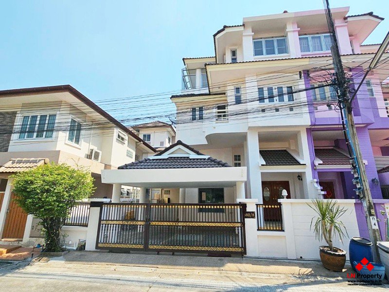 ขายบ้านพัฒนาการ ศรีนครินทร์ : ขายบ้าน ซิตี้พาร์ค พัฒนาการ38 มี 3.5 ชั้น 4 ห้องนอน สวย พร้อมชั้นลอย รีโนเวทแล้ว 