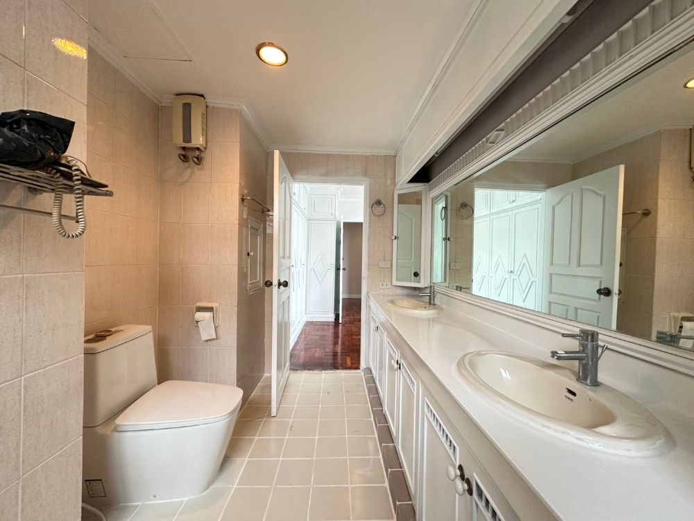 For RentCondoSukhumvit, Asoke, Thonglor : ✨ 2 bedroom condo for rent, new furniture, lifting the balcony set, BTS Phrom Phong Thong Lo is ready.