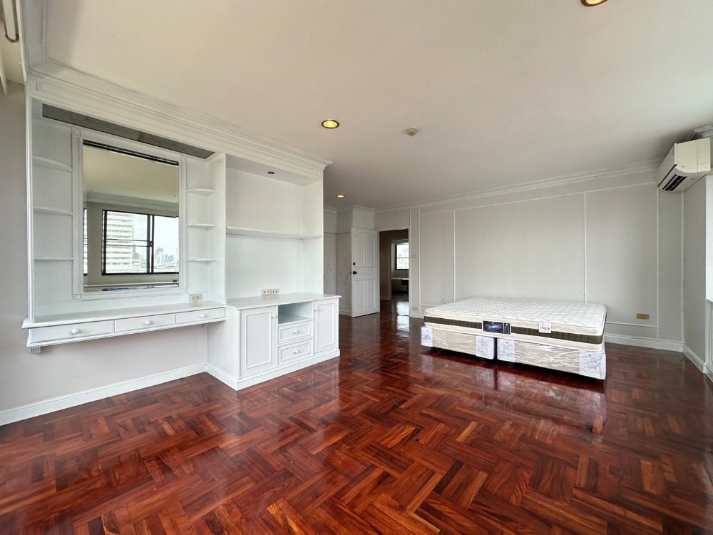 For RentCondoSukhumvit, Asoke, Thonglor : ✨ 2 bedroom condo for rent, new furniture, lifting the balcony set, BTS Phrom Phong Thong Lo is ready.