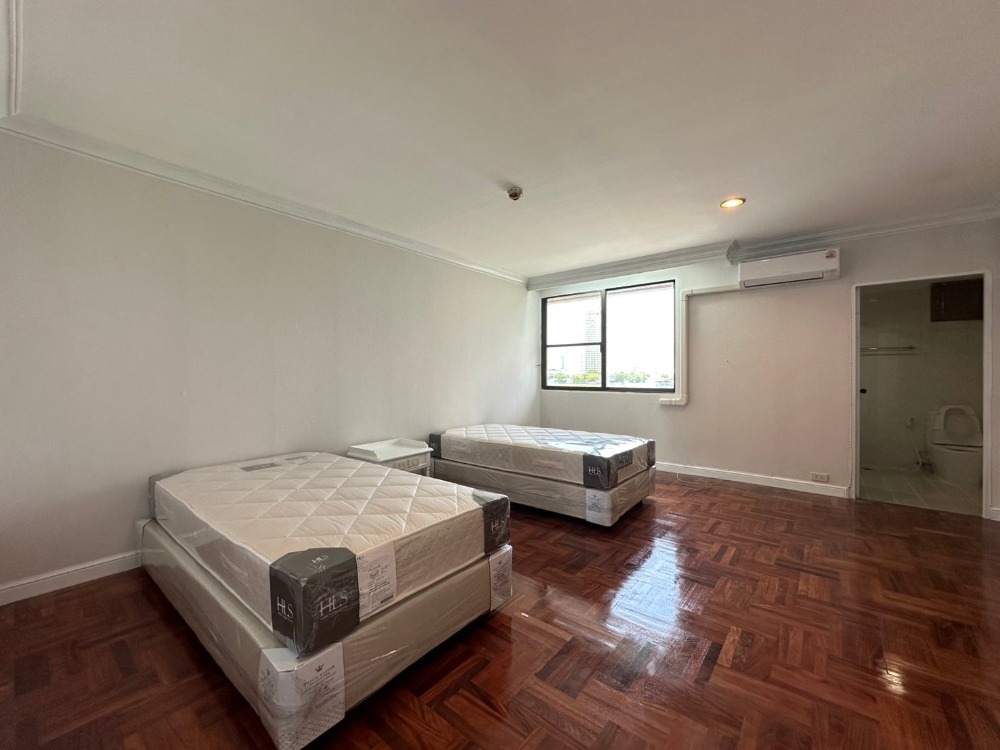 For RentCondoSukhumvit, Asoke, Thonglor : ✨ 2 bedroom condo for rent, new furniture, lifting the balcony set, BTS Phrom Phong Thong Lo is ready.