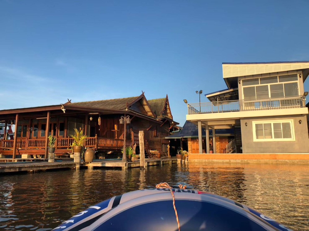 For SaleHouseSamut Songkhram : Rent and sell houses next to the Mae Klong River, good atmosphere, beautiful view, good location on the road, convenient to travel near Rama II Rd., Amphawa