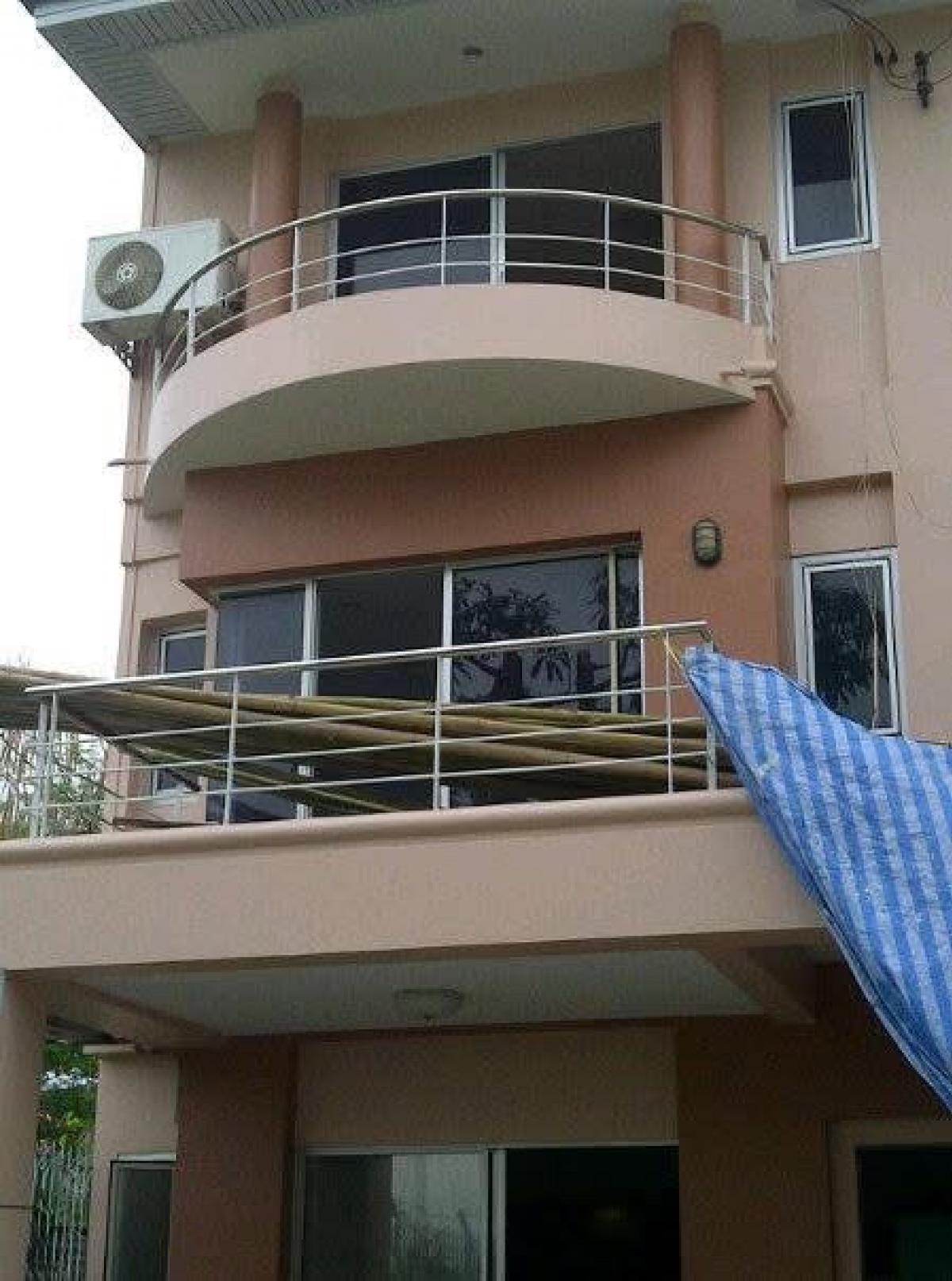 For SaleHouseRattanathibet, Sanambinna : Urgent sale, 3 -story townhouse, Supalai Ville, Soi Rattanathibet 18