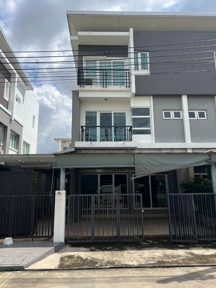 For RentHome OfficeVipawadee, Don Mueang, Lak Si : Home office rental Twin house, gold location Chuan Chuen Modus Village Vibhavadi (near Don Mueang Airport) ** There is a warehouse behind the house. Have warehouse **