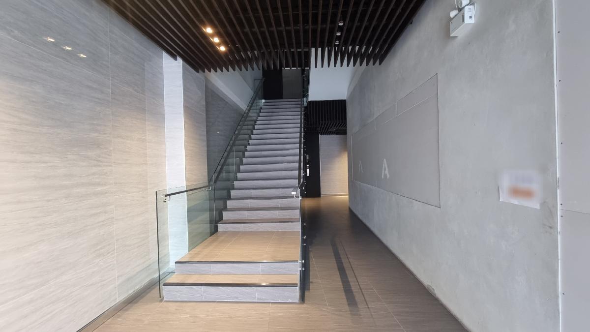 For RentOfficeSukhumvit, Asoke, Thonglor : For rent, BTS, Thonglor, location, good location, near BTS, 700 baht per square meter