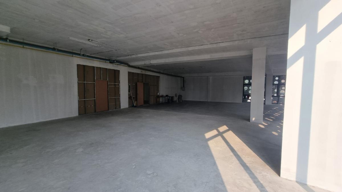 For RentOfficeSukhumvit, Asoke, Thonglor : For rent, BTS, Thonglor, location, good location, near BTS, 700 baht per square meter