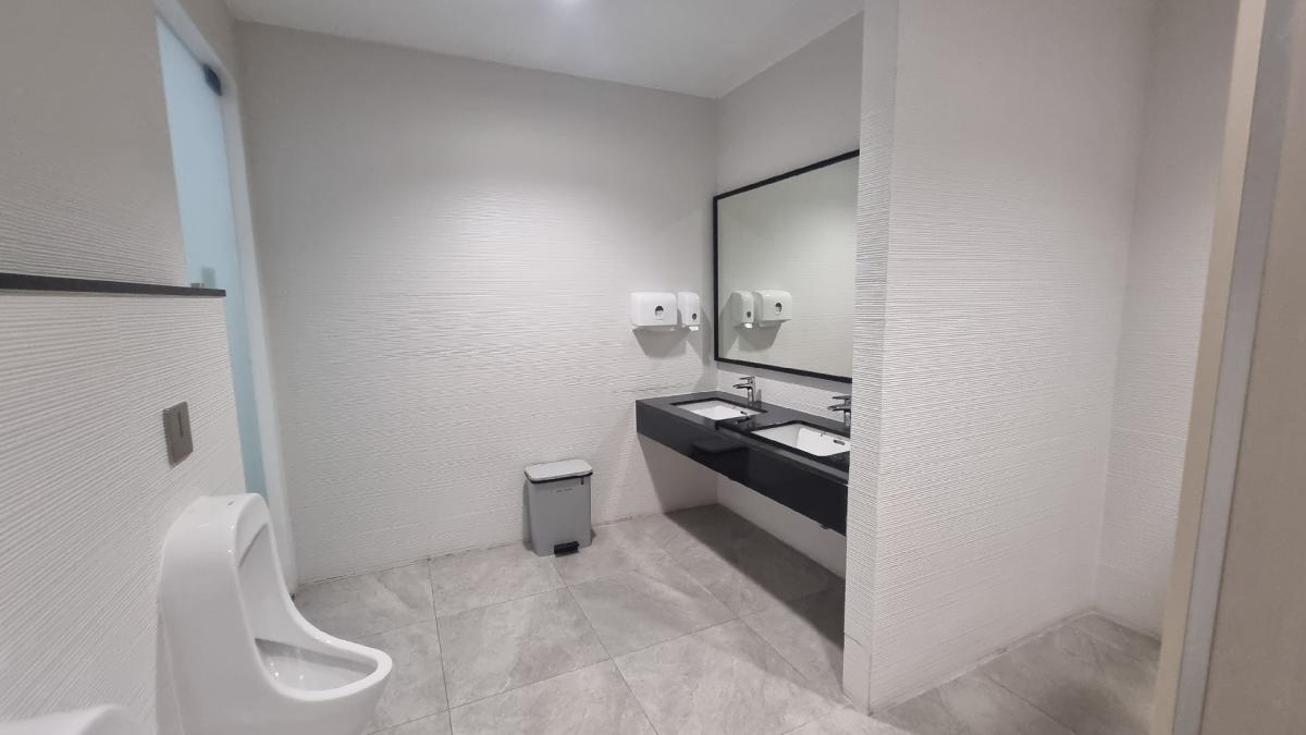 For RentOfficeSukhumvit, Asoke, Thonglor : For rent, BTS, Thonglor, location, good location, near BTS, 700 baht per square meter