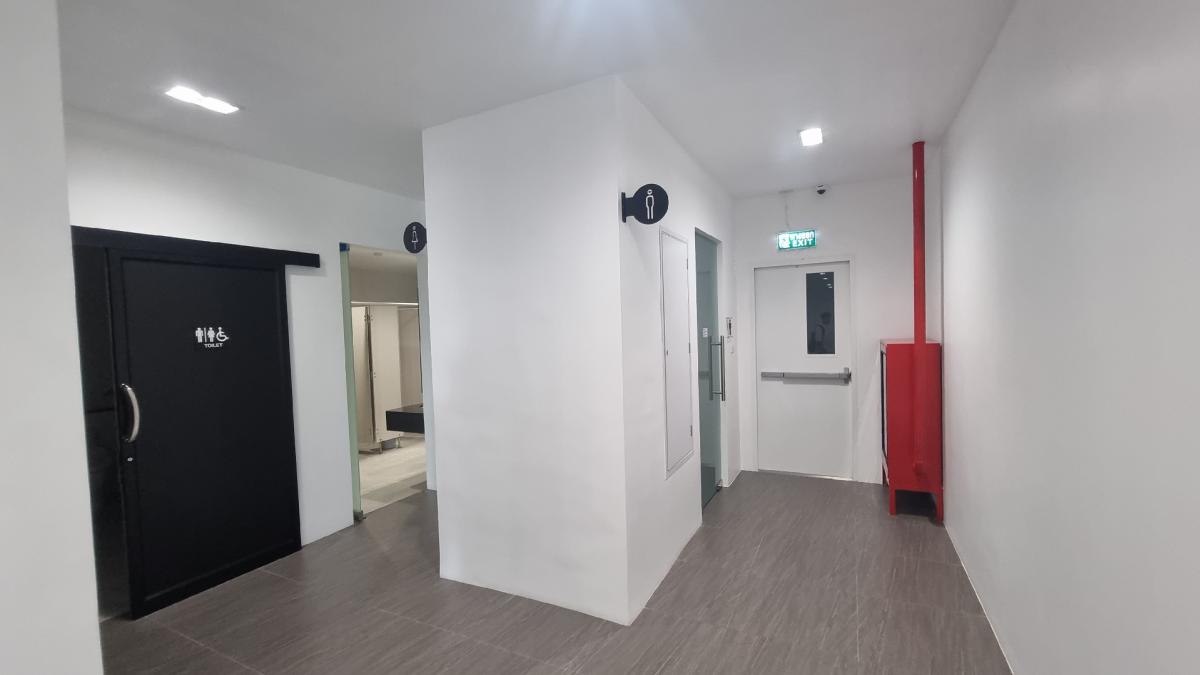 For RentOfficeSukhumvit, Asoke, Thonglor : BTS Thonglor BTS Rental Location Near BTS 700 baht per square meter 193.6 square meters