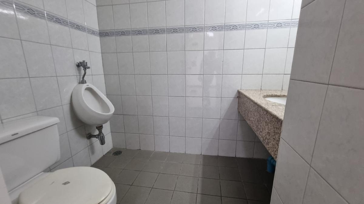 For RentOfficeSukhumvit, Asoke, Thonglor : BTS Ekkamai for rent Good price, good location 76 square meters