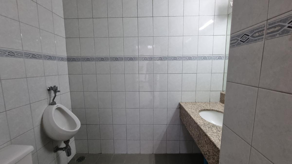 For RentOfficeSukhumvit, Asoke, Thonglor : BTS Ekkamai for rent Good price, good location 76 square meters