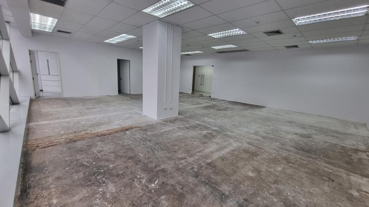 For RentOfficeSukhumvit, Asoke, Thonglor : Asoke for rent, office, floor 12th 105.6 sq.m. x 750 baht