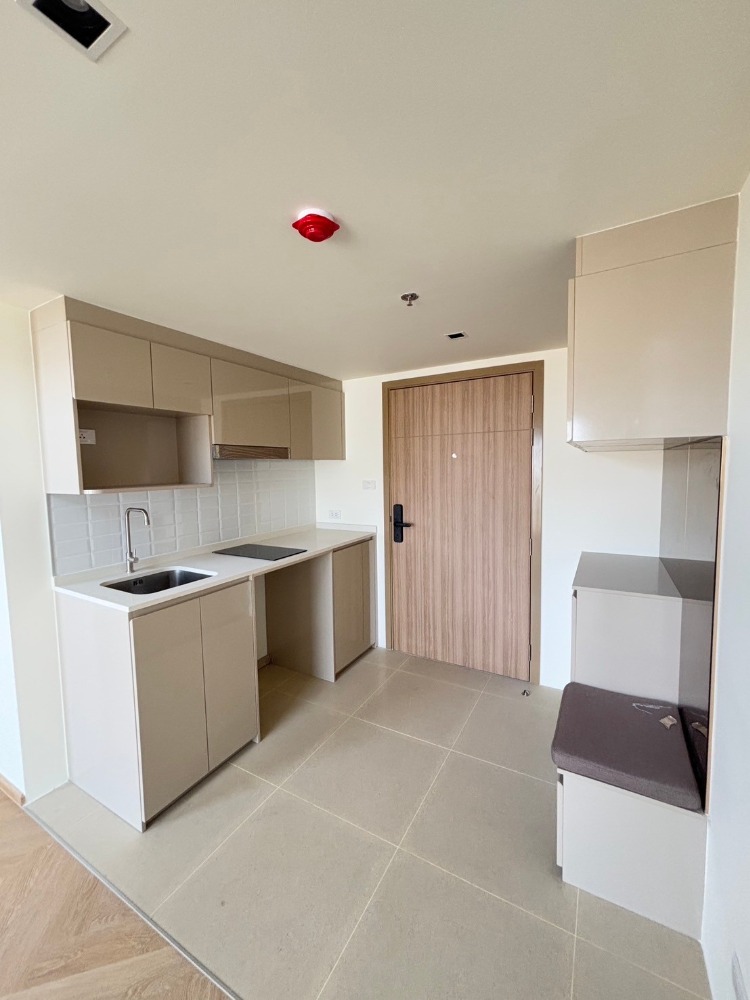 ขายคอนโดวงเวียนใหญ่ เจริญนคร : ขายคอนโดวิวแม่น้ำเจ้าพระยาบนถนนเจริญนคร ณ รีวา เจริญนคร ชั้น 15 ห้อง Loft ฟังก์ชัน 1 ห้องนอน 1 ห้องน้ำ พื้นที่ใช้สอย 43.15 ตร.ม. ใกล้รถไฟฟ้า BTS และทางด่วน ทำเลดี เดินทางสะดวก พร้อมอยู่ ติดถนนใหญ่ สิ่งอำนวยความสะดวกครบ