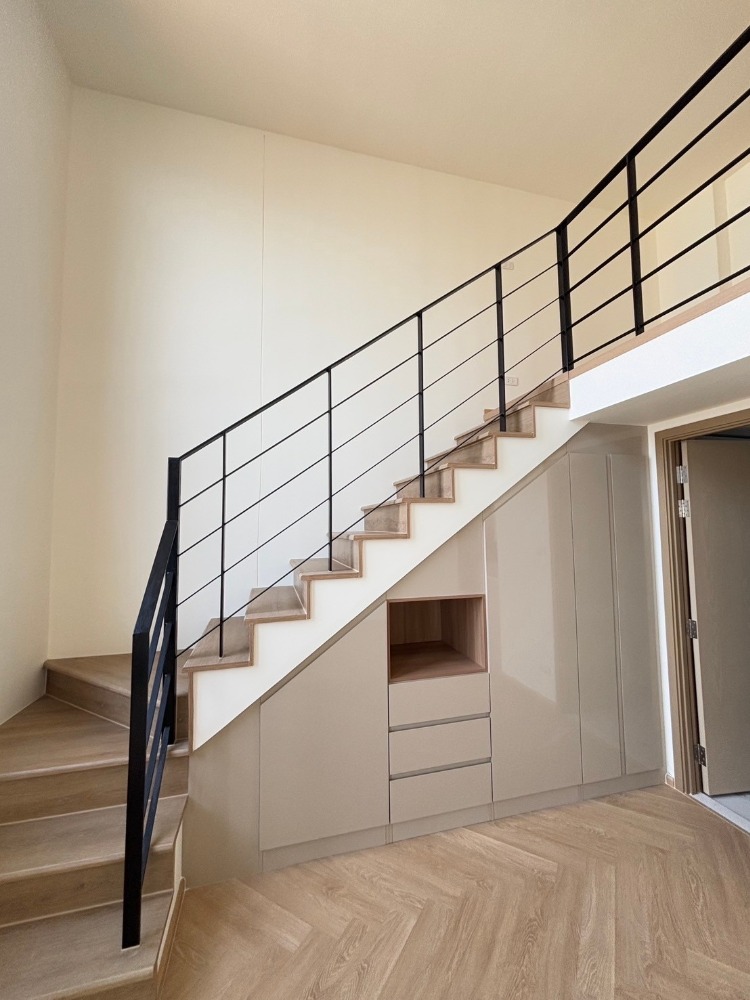 ขายคอนโดวงเวียนใหญ่ เจริญนคร : ขายคอนโดวิวแม่น้ำเจ้าพระยาบนถนนเจริญนคร ณ รีวา เจริญนคร ชั้น 15 ห้อง Loft ฟังก์ชัน 1 ห้องนอน 1 ห้องน้ำ พื้นที่ใช้สอย 43.15 ตร.ม. ใกล้รถไฟฟ้า BTS และทางด่วน ทำเลดี เดินทางสะดวก พร้อมอยู่ ติดถนนใหญ่ สิ่งอำนวยความสะดวกครบ