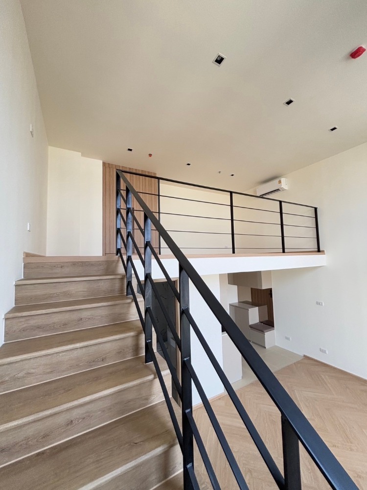 ขายคอนโดวงเวียนใหญ่ เจริญนคร : ขายคอนโดวิวแม่น้ำเจ้าพระยาบนถนนเจริญนคร ณ รีวา เจริญนคร ชั้น 15 ห้อง Loft ฟังก์ชัน 1 ห้องนอน 1 ห้องน้ำ พื้นที่ใช้สอย 43.15 ตร.ม. ใกล้รถไฟฟ้า BTS และทางด่วน ทำเลดี เดินทางสะดวก พร้อมอยู่ ติดถนนใหญ่ สิ่งอำนวยความสะดวกครบ