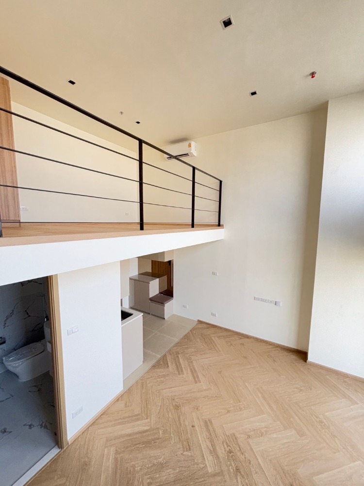 ขายคอนโดวงเวียนใหญ่ เจริญนคร : ขายคอนโดวิวแม่น้ำเจ้าพระยาบนถนนเจริญนคร ณ รีวา เจริญนคร ชั้น 15 ห้อง Loft ฟังก์ชัน 1 ห้องนอน 1 ห้องน้ำ พื้นที่ใช้สอย 43.15 ตร.ม. ใกล้รถไฟฟ้า BTS และทางด่วน ทำเลดี เดินทางสะดวก พร้อมอยู่ ติดถนนใหญ่ สิ่งอำนวยความสะดวกครบ