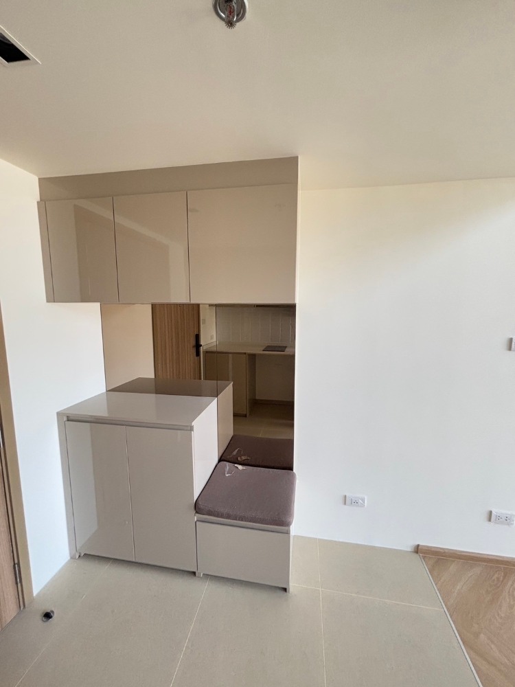 ขายคอนโดวงเวียนใหญ่ เจริญนคร : ขายคอนโดวิวแม่น้ำเจ้าพระยาบนถนนเจริญนคร ณ รีวา เจริญนคร ชั้น 15 ห้อง Loft ฟังก์ชัน 1 ห้องนอน 1 ห้องน้ำ พื้นที่ใช้สอย 43.15 ตร.ม. ใกล้รถไฟฟ้า BTS และทางด่วน ทำเลดี เดินทางสะดวก พร้อมอยู่ ติดถนนใหญ่ สิ่งอำนวยความสะดวกครบ