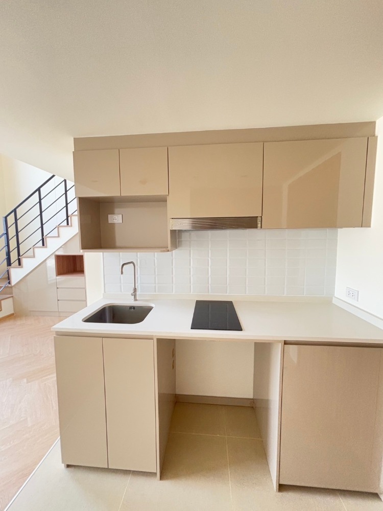 ขายคอนโดวงเวียนใหญ่ เจริญนคร : ขายคอนโดวิวแม่น้ำเจ้าพระยาบนถนนเจริญนคร ณ รีวา เจริญนคร ชั้น 15 ห้อง Loft ฟังก์ชัน 1 ห้องนอน 1 ห้องน้ำ พื้นที่ใช้สอย 43.15 ตร.ม. ใกล้รถไฟฟ้า BTS และทางด่วน ทำเลดี เดินทางสะดวก พร้อมอยู่ ติดถนนใหญ่ สิ่งอำนวยความสะดวกครบ