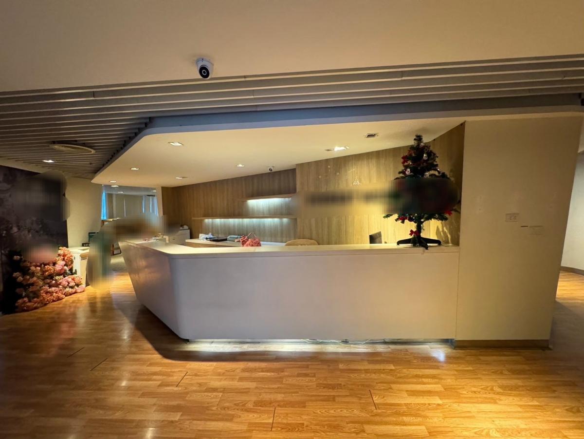 For RentOfficeSukhumvit, Asoke, Thonglor : Asoke for rent, office, 2th, 410 sq.m. x 900 baht  Elegant, decorated the room. Ready to move in