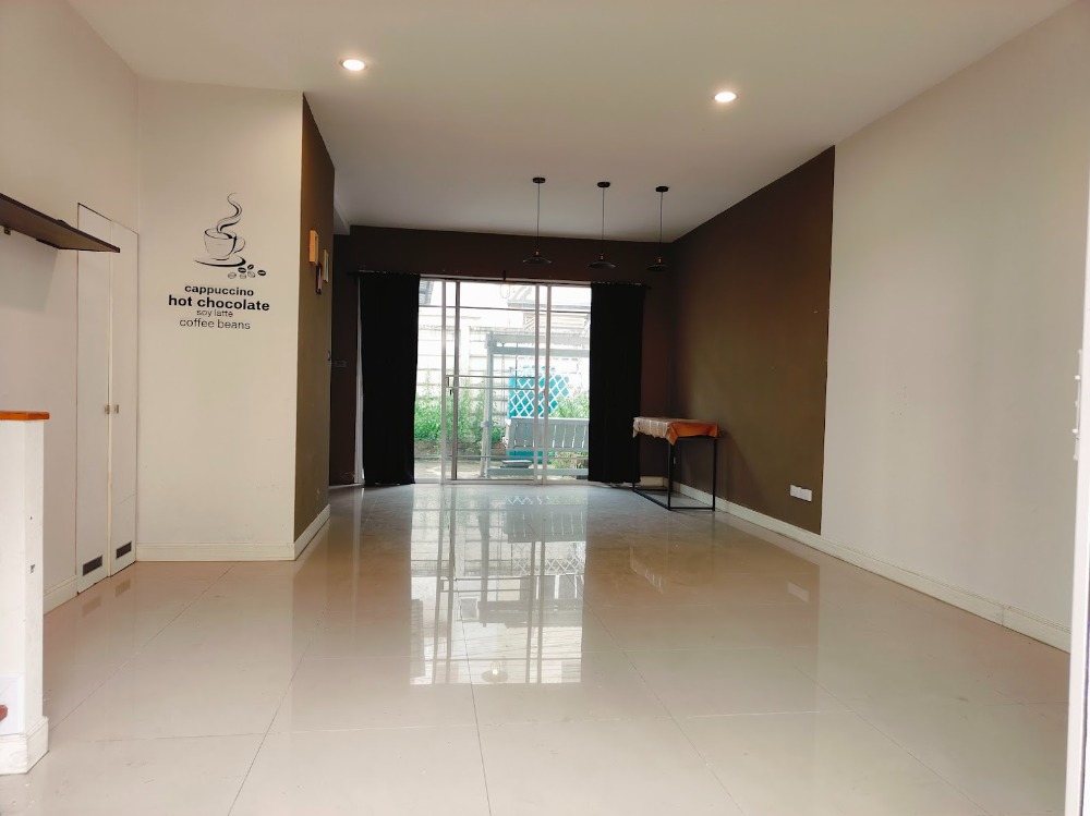 For SaleTownhomeEakachai, Bang Bon : Townhome for sale, The Platon City Village, Sathorn, a good location on Kalapapruek Road Convenient to travel to the city near Sathorn, Rama 3