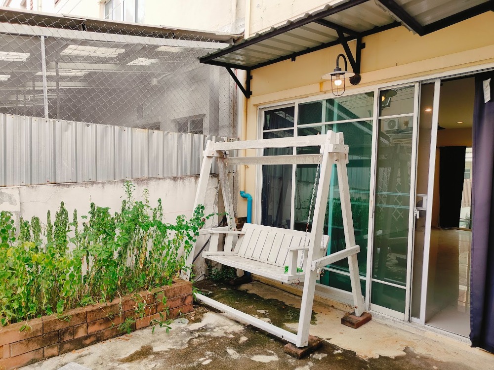 For SaleTownhomeEakachai, Bang Bon : Townhome for sale, The Platon City Village, Sathorn, a good location on Kalapapruek Road Convenient to travel to the city near Sathorn, Rama 3