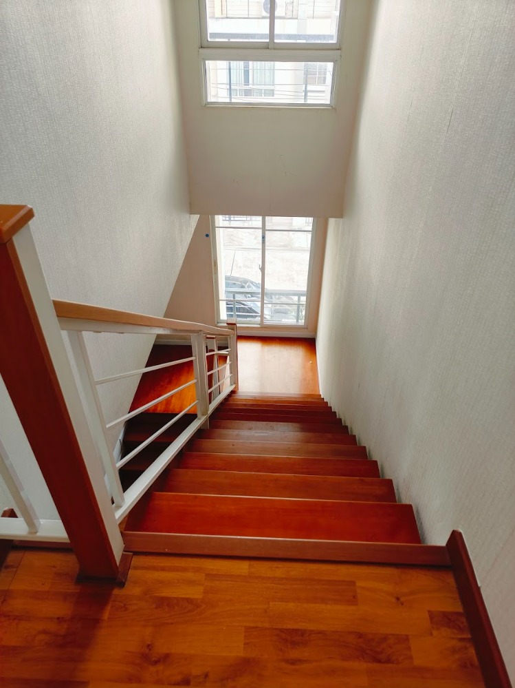 For SaleTownhomeEakachai, Bang Bon : Townhome for sale, The Platon City Village, Sathorn, a good location on Kalapapruek Road Convenient to travel to the city near Sathorn, Rama 3